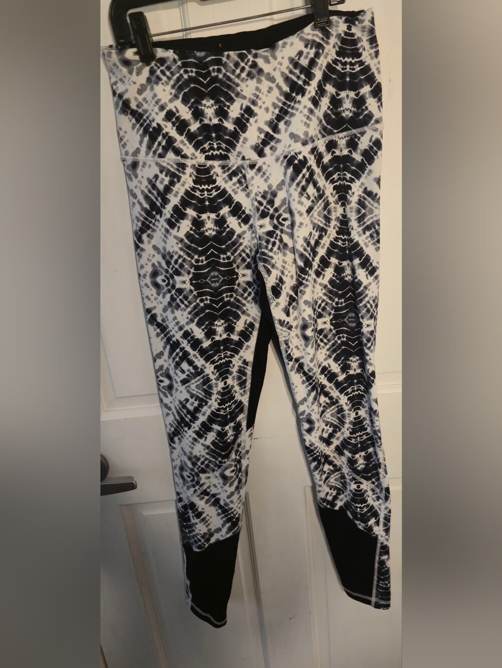 Victoria's Secret VSX Black and White Tie-Dye  Leggings with Black Panels Size M